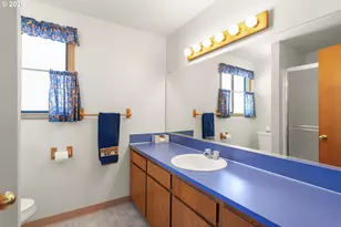 628 SE 33rd Ct, Hillsboro, OR 97123 - Photo 11