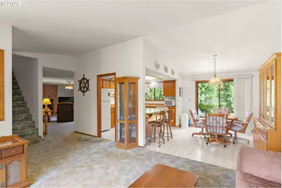 628 SE 33rd Ct, Hillsboro, OR 97123 - Photo 5