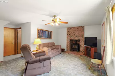 628 SE 33rd Ct, Hillsboro, OR 97123 - Photo 9