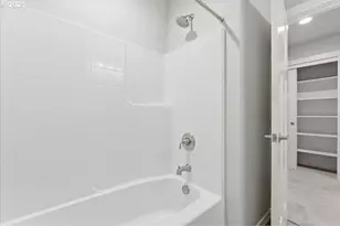 8565 SW 176th Ave, Beaverton, OR 97007 - Photo 31