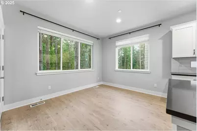 8565 SW 176th Ave, Beaverton, OR 97007 - Photo 9