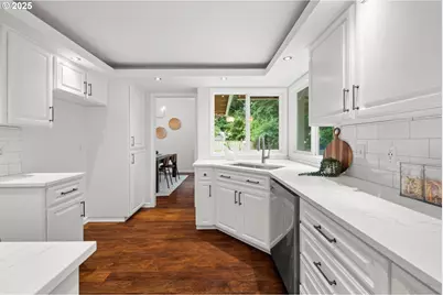 14890 SW Linda Ct, Beaverton, OR 97006 - Photo 13