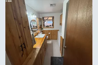 5968 E St, Springfield, OR 97478 - Photo 11