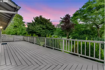 1522 NE Marine Dr, Portland, OR 97211 - Photo 3