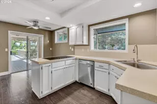 1522 NE Marine Dr, Portland, OR 97211 - Photo 19