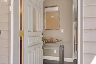 1522 NE Marine Dr, Portland, OR 97211 - Photo 7