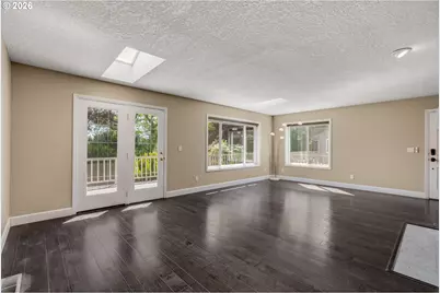 1522 NE Marine Dr, Portland, OR 97211 - Photo 9