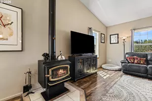 445 Green Valley Rd, Oakland, OR 97462 - Photo 17