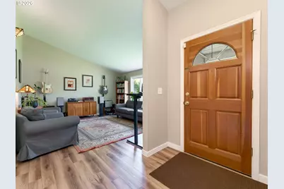 638 SW Westview Dr, McMinnville, OR 97128 - Photo 5