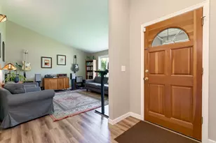 638 SW Westview Dr, McMinnville, OR 97128 - Photo 5