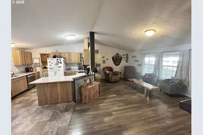 10504 G Ct, Island City, OR 97850 - Photo 7