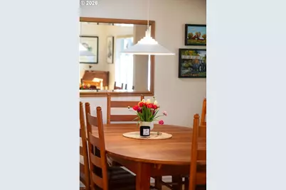 6167 SW Miles Ct, Portland, OR 97219 - Photo 9