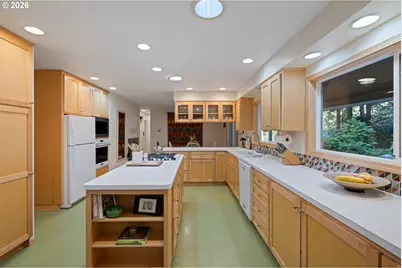 6167 SW Miles Ct, Portland, OR 97219 - Photo 11