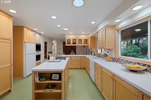 6167 SW Miles Ct, Portland, OR 97219 - Photo 11