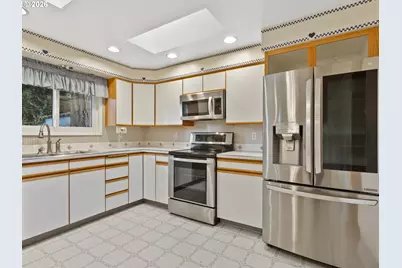 1288 SE 40th Ave, Hillsboro, OR 97123 - Photo 9