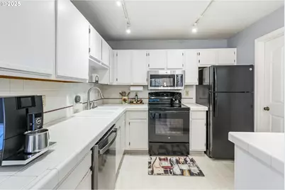 4000 Carman Dr #E-68, Lake Oswego, OR 97035 - Photo 7