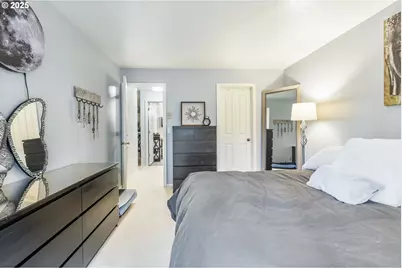 4000 Carman Dr #E-68, Lake Oswego, OR 97035 - Photo 17