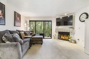 4000 Carman Dr, Lake Oswego, OR 97035 - Photo 3