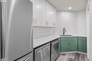 5062 NE Wasco Ct, Salem, OR 97305 - Photo 17