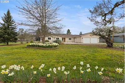 2164 SE Douglas Ave, Roseburg, OR 97470 - Photo 1