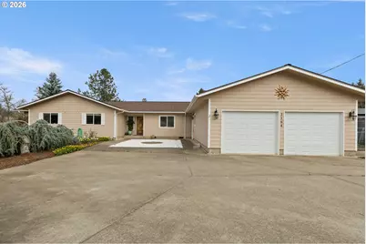 2164 SE Douglas Ave, Roseburg, OR 97470 - Photo 3