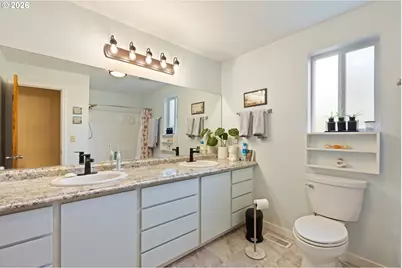 2164 SE Douglas Ave, Roseburg, OR 97470 - Photo 35