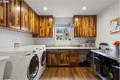 2164 SE Douglas Ave, Roseburg, OR 97470 - Photo 39