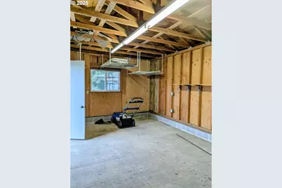 940 W 16th St, Coquille, OR 97423 - Photo 15