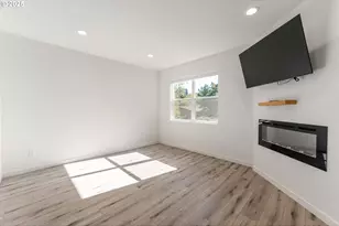 988 SW 2nd Way, Troutdale, OR 97060 - Photo 3