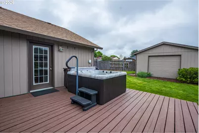 365 SE 7th Way, Canby, OR 97013 - Photo 33