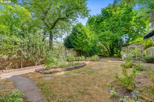 128 SE Cesar E Chavez Blvd, Portland, OR 97214 - Photo 45