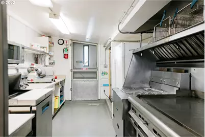 4265 Main St, Springfield, OR 97478 - Photo 13