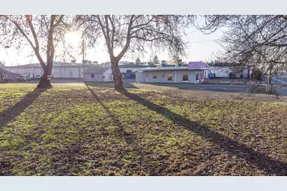 4265 Main St, Springfield, OR 97478 - Photo 27