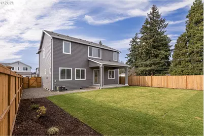 15237 SE Towers Ter, Milwaukie, OR 97267 - Photo 3