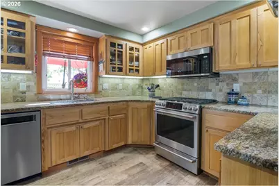 210 S 2nd St, Carlton, OR 97111 - Photo 15