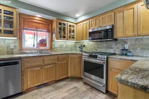 210 S 2nd St, Carlton, OR 97111 - Photo 15