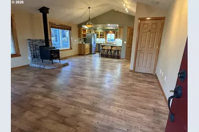 210 S 2nd St, Carlton, OR 97111 - Photo 7