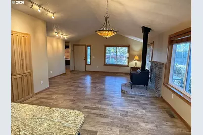 210 S 2nd St, Carlton, OR 97111 - Photo 13