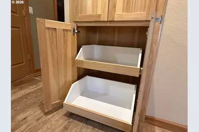 210 S 2nd St, Carlton, OR 97111 - Photo 11