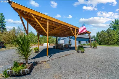 82056 Mahr Ln, Creswell, OR 97426 - Photo 9