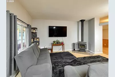 20788 Hazelnut Ridge Rd NE, Scotts Mills, OR 97375 - Photo 9