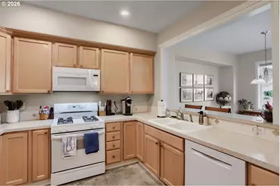 1390 NE Park Ln, Fairview, OR 97024 - Photo 9