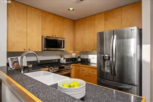 2327 NW Northrup St, Portland, OR 97210 - Photo 11