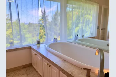 18 Northview Ct, Lake Oswego, OR 97035 - Photo 19