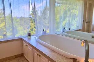 18 Northview Ct, Lake Oswego, OR 97035 - Photo 21