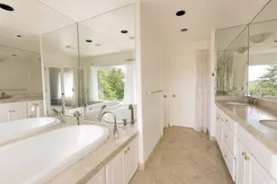 18 Northview Ct, Lake Oswego, OR 97035 - Photo 17