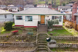 724 E 14th St, The Dalles, OR 97058 - Photo 29