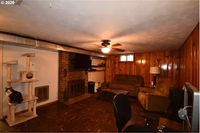 724 E 14th St, The Dalles, OR 97058 - Photo 19