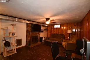 724 E 14th St, The Dalles, OR 97058 - Photo 19