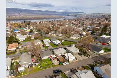 724 E 14th St, The Dalles, OR 97058 - Photo 33